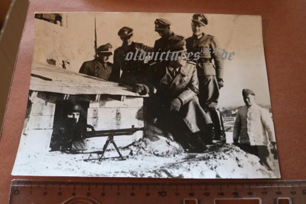 Pressefoto Ritterkreuzträger Oberst der Schutzpolizei Griese in Marseille